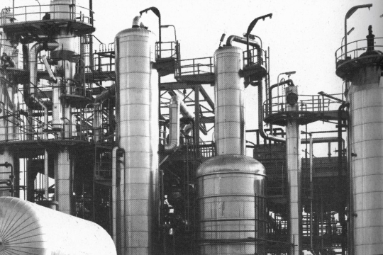 Το διυλιστήριο της Motor Oil στους Αγίους Θεοδώρους την εποχή των εγκαινίων του (1972)